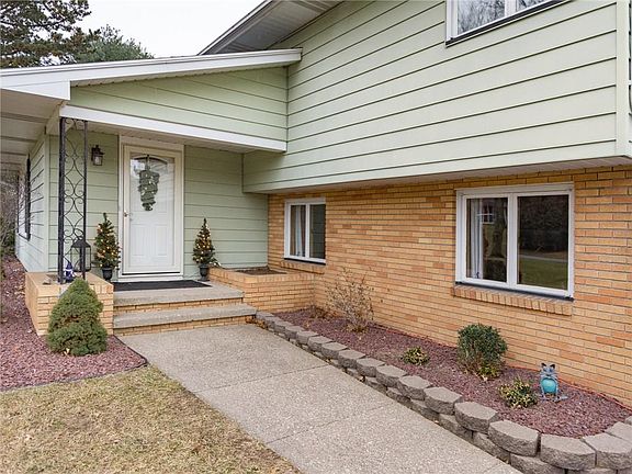 2nd image of 454 Sun Hill Ln