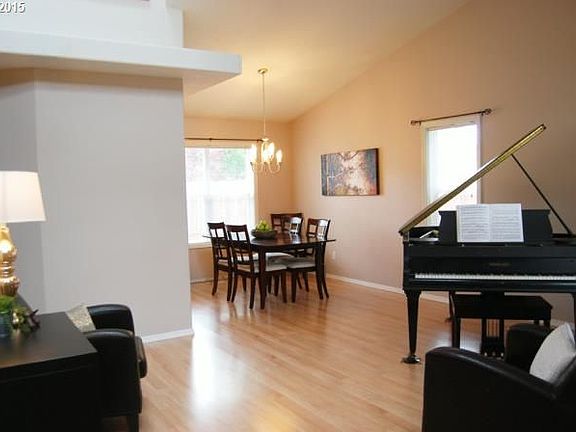 2nd image of 2135 NE Clarendon St