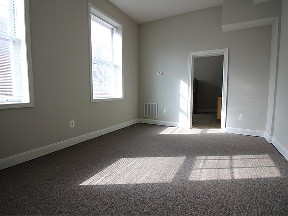 2nd image of 144 Duke Of Gloucester St APT 2A