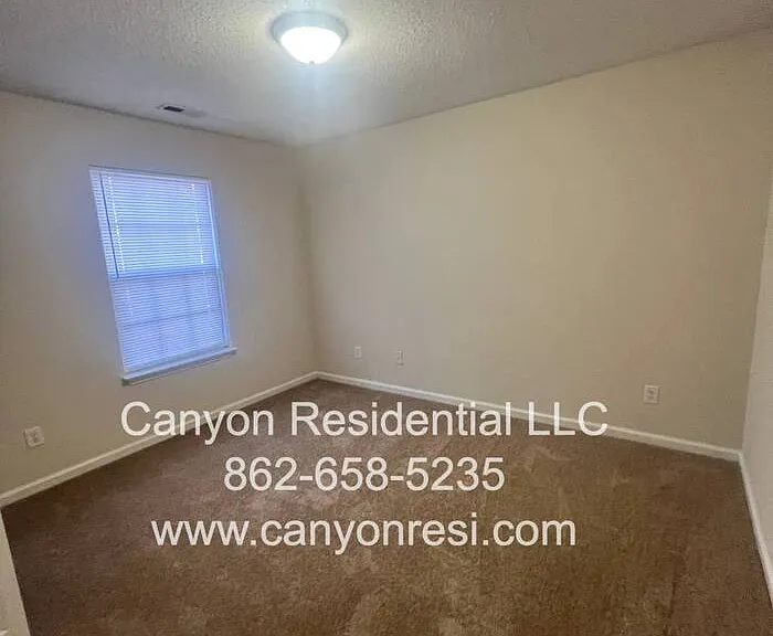 223 Julian Pond Ln — Photo 10