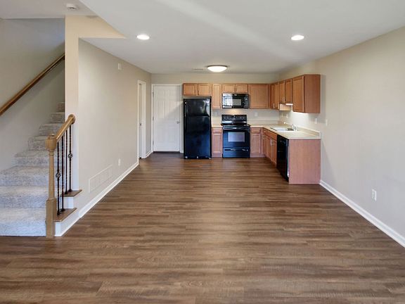 3rd image of 312 Starwood Dr