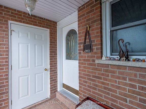 3rd image of 53 Aberdeen Ave