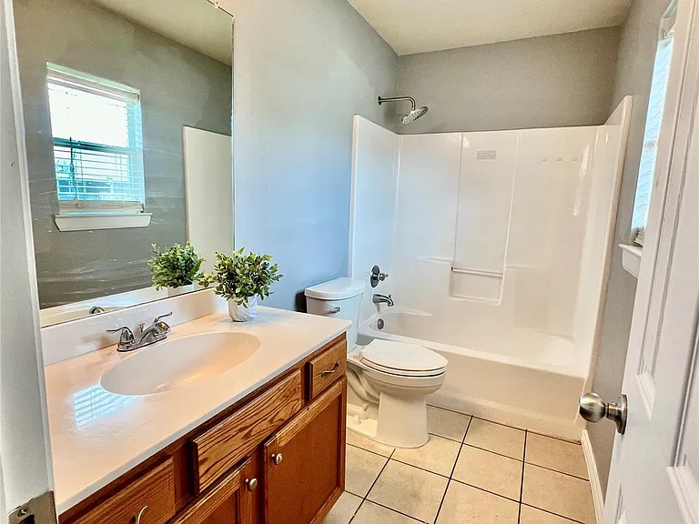 1728 Red Oak Ct — Photo 17