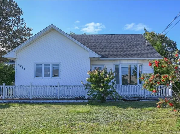 8284 Saint Paul St, Bas Caraquet, NB E1W 6E3