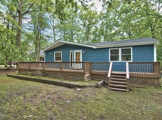 186 Tanager Rd, Lackawaxen, PA 18435