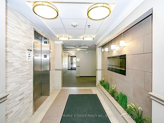 4th image of 60 Baycliffe Cres #402