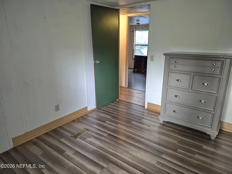 121 Cris Dr — Photo 9