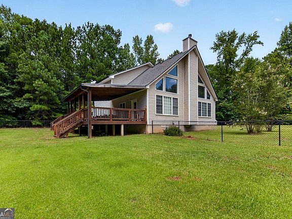 3rd image of 223 Strickland Dr