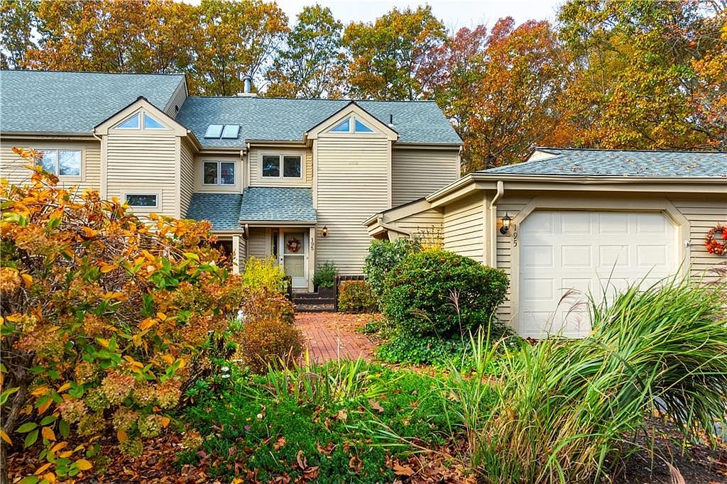 195 Pine Glen Dr, East Greenwich, RI 02818 Zillow