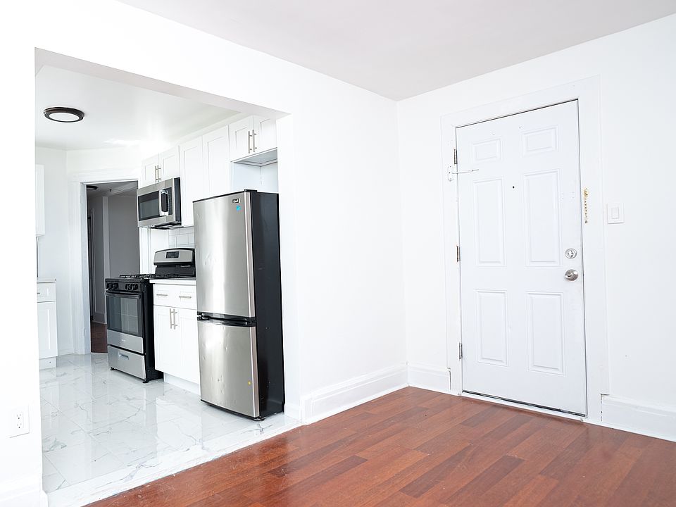 1st image of 163 N 16th St Floor 3