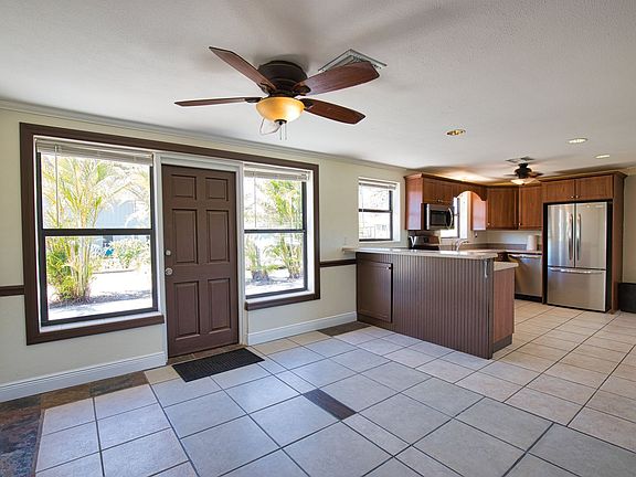 5th image of 4330 Shamrock Dr