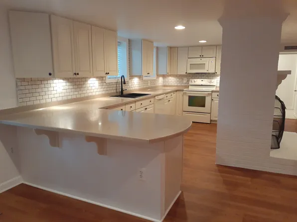 200B Adair St #B, Fredericksburg, VA 22401