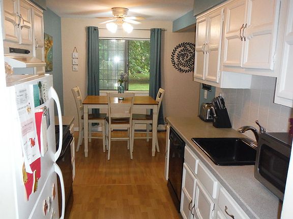 Galley Kitchen : Laminate Floors