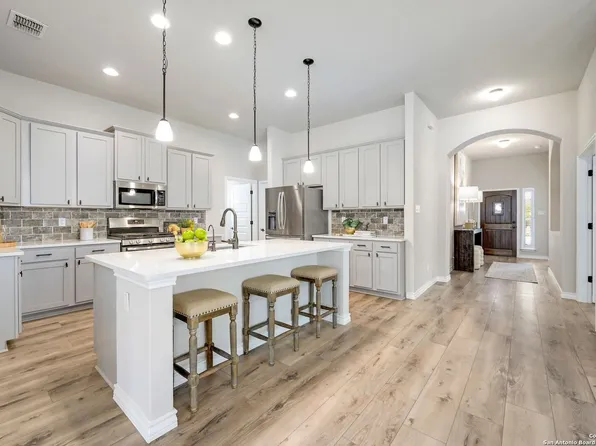 8942 Whimsey Ridge, Fair Oaks Ranch, TX 78015