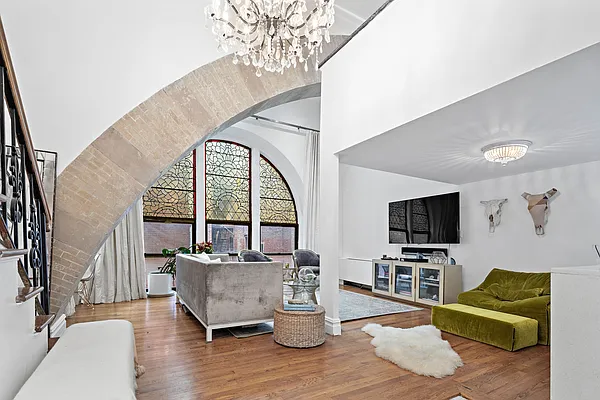 Sold by Isaacs Ganz Real Estate | media 3