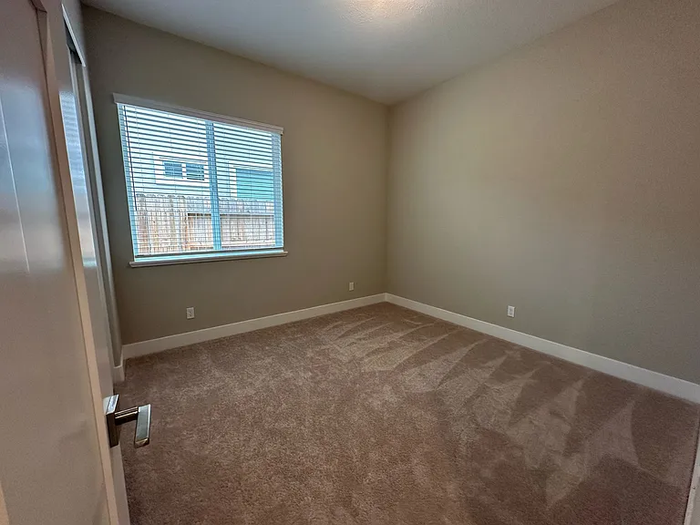 6270 Ottawa St — Photo 38