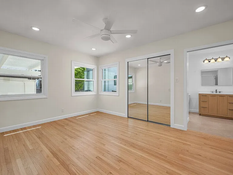 2828 Avenel St — Photo 11