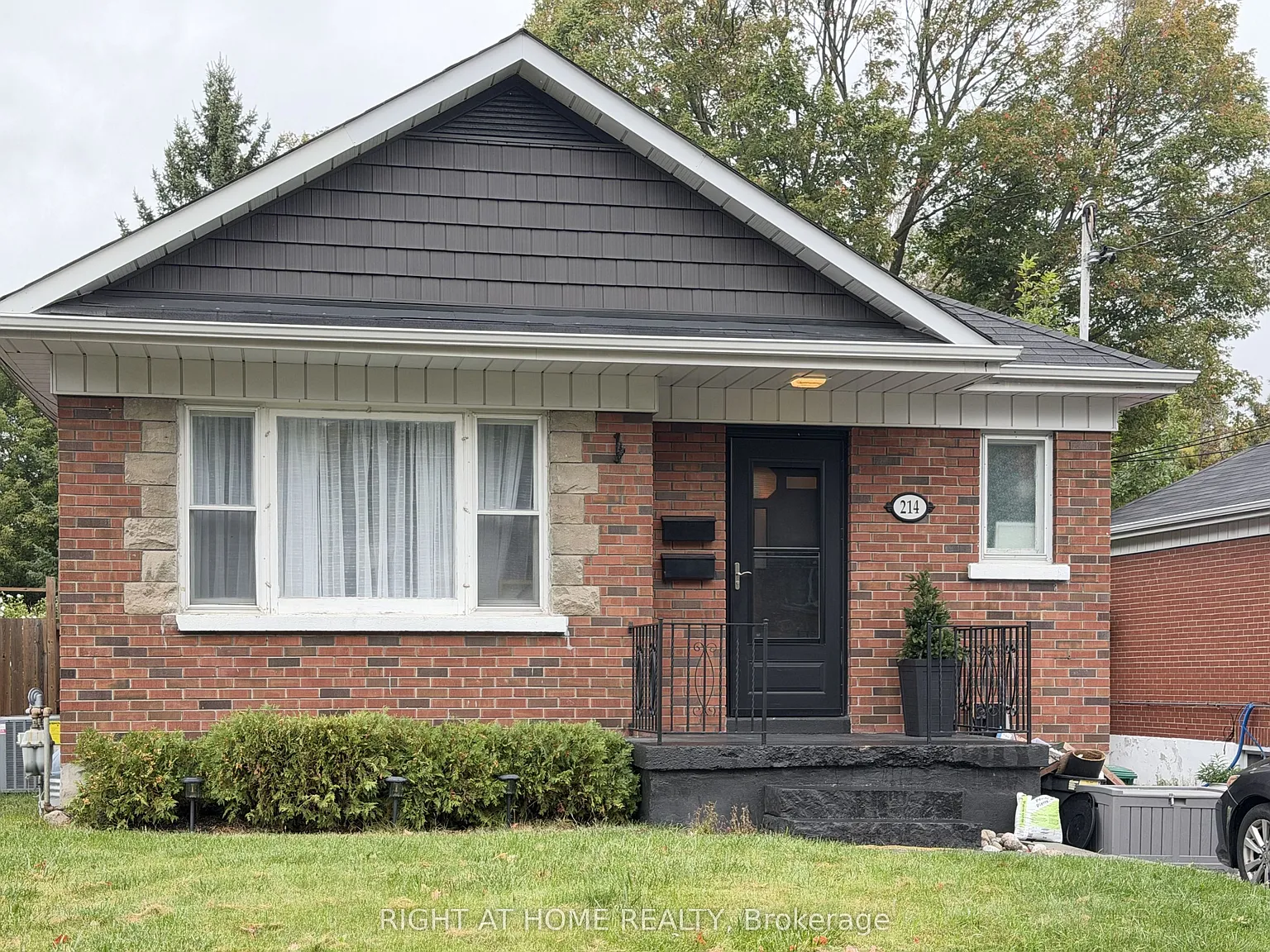 2 bed, $1,650 — Photo 2