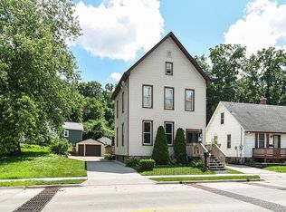 230 Kaufmann Ave, Dubuque, IA 52001