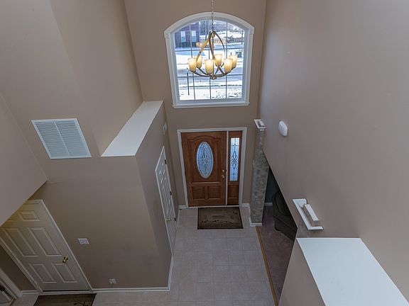 2nd image of 1833 Bridgewater Dr