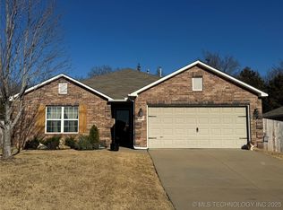1315 Panther Ln, Sapulpa, OK 74066