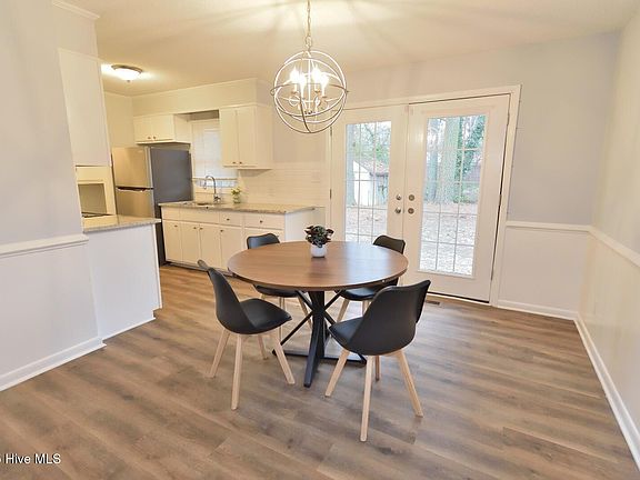 5th image of 1529 Beverly Rd