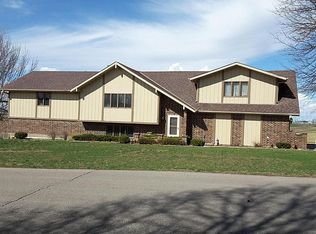 13 Golf Tee Ln, Maryville, MO 64468
