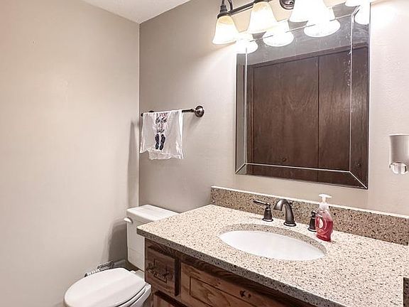 5th image of 3733 Falcon Dr