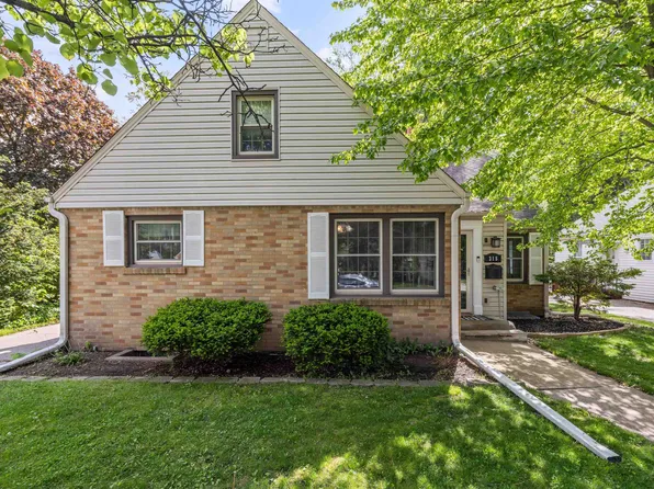 315 Vale Ave N, Rockford, IL 61107