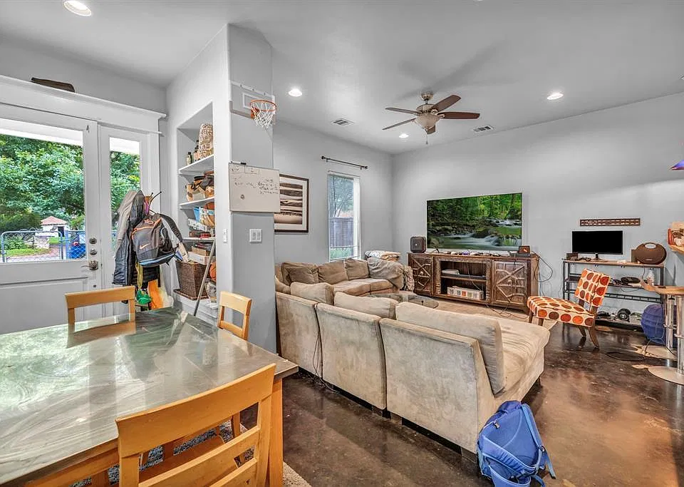 4517 Depew Ave