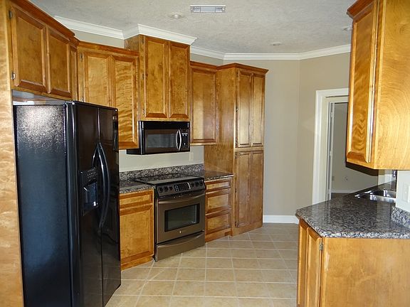 3rd image of 6775 Lexington Dr