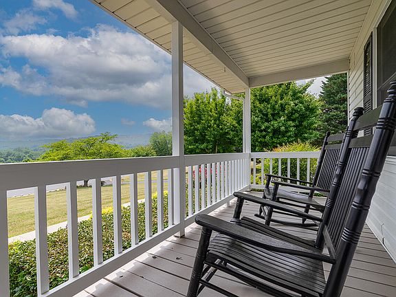 5th image of 333 Mount Vista Dr