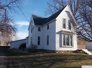 615 Walnut St, Carthage, IL 62321