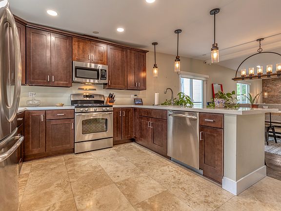 5th image of 3805 Keating St