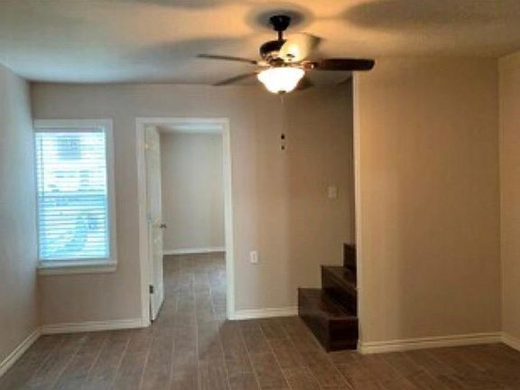 5th image of 207 Frawley St