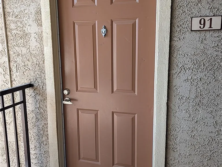 5041 River Glen Dr #91 — Photo 1