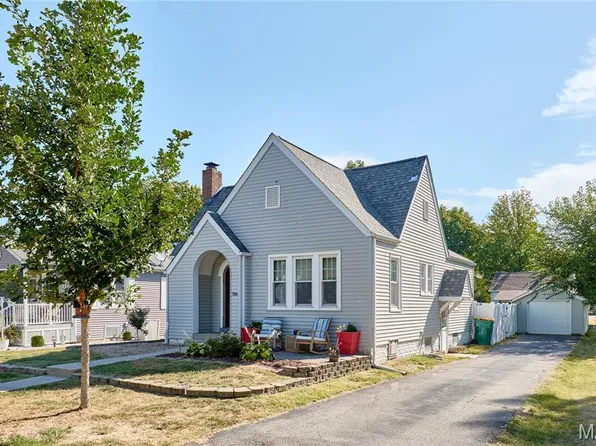 706 S Vine St, O'Fallon, IL 62269