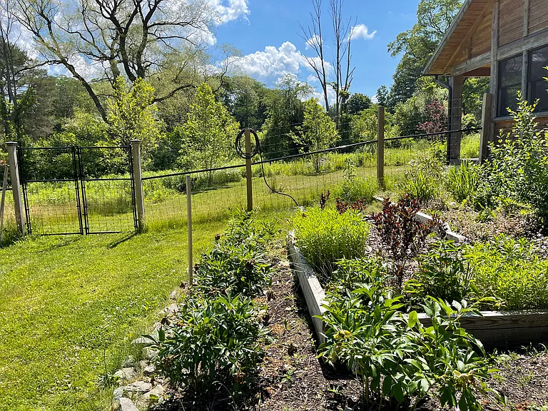 1614 Ellis Hollow Rd — Photo 17
