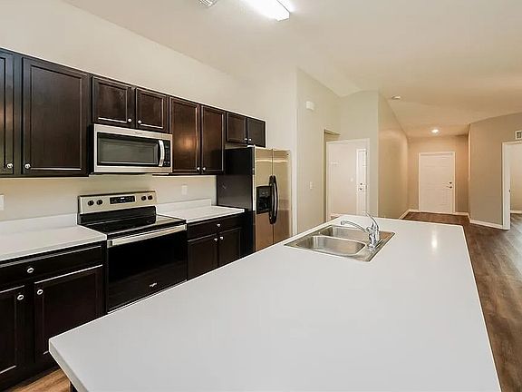 3rd image of 1120 Great Falls Ave