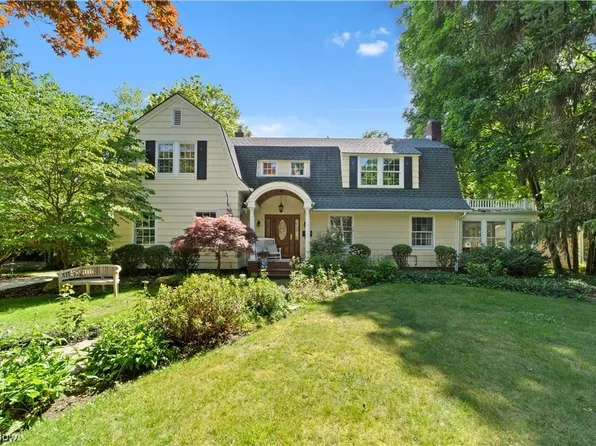 30931 Lake Rd, Bay Village, OH 44140