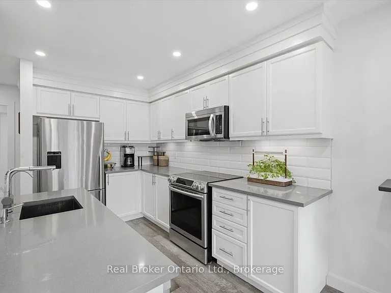 54 Laughland Ln — Photo 1