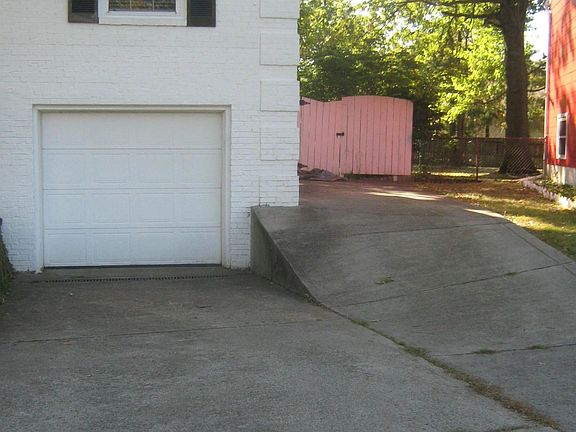 3rd image of 6609 Portsmouth Dr