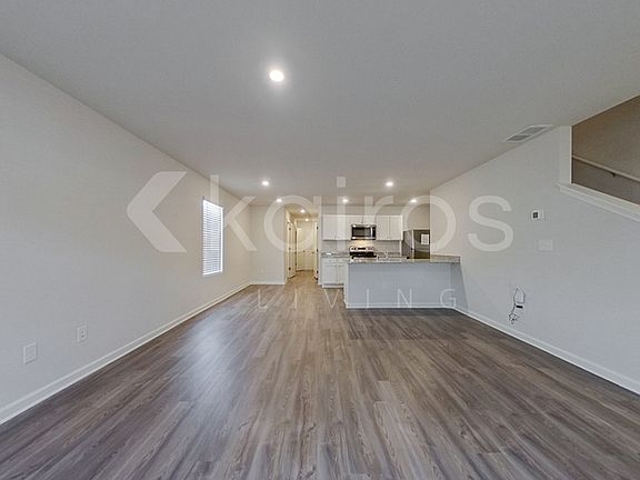 2nd image of 329 Ironwood Ct