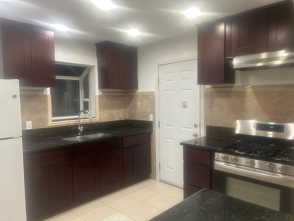 1st image of 4817 Lemon Hill Ave