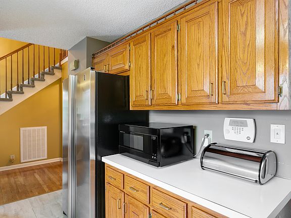 3rd image of 2517 Somerset Dr