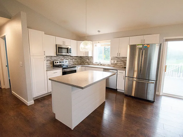 4271 Trumpeter Dr SE — Photo 2