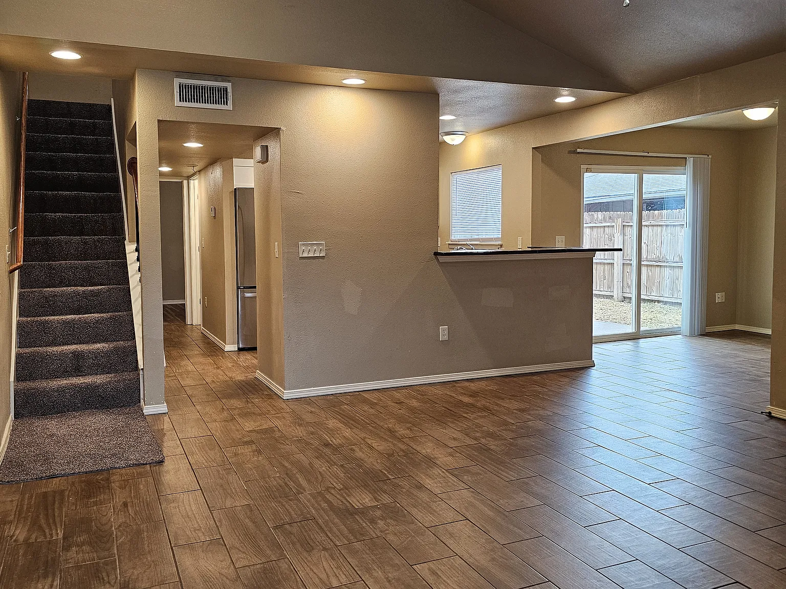 3 bed, 1409 sqft, $1,600 — Photo 4