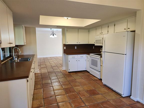 4th image of 26871 Villanova Ct