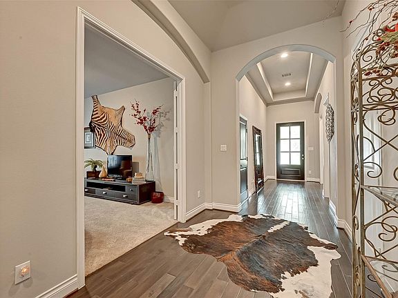 4th image of 4109 Sandalwood Ln