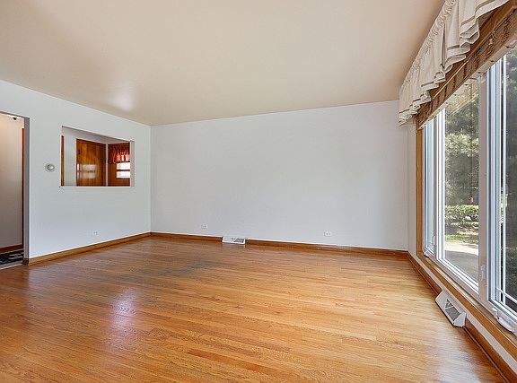 2nd image of 5029 W 101st St